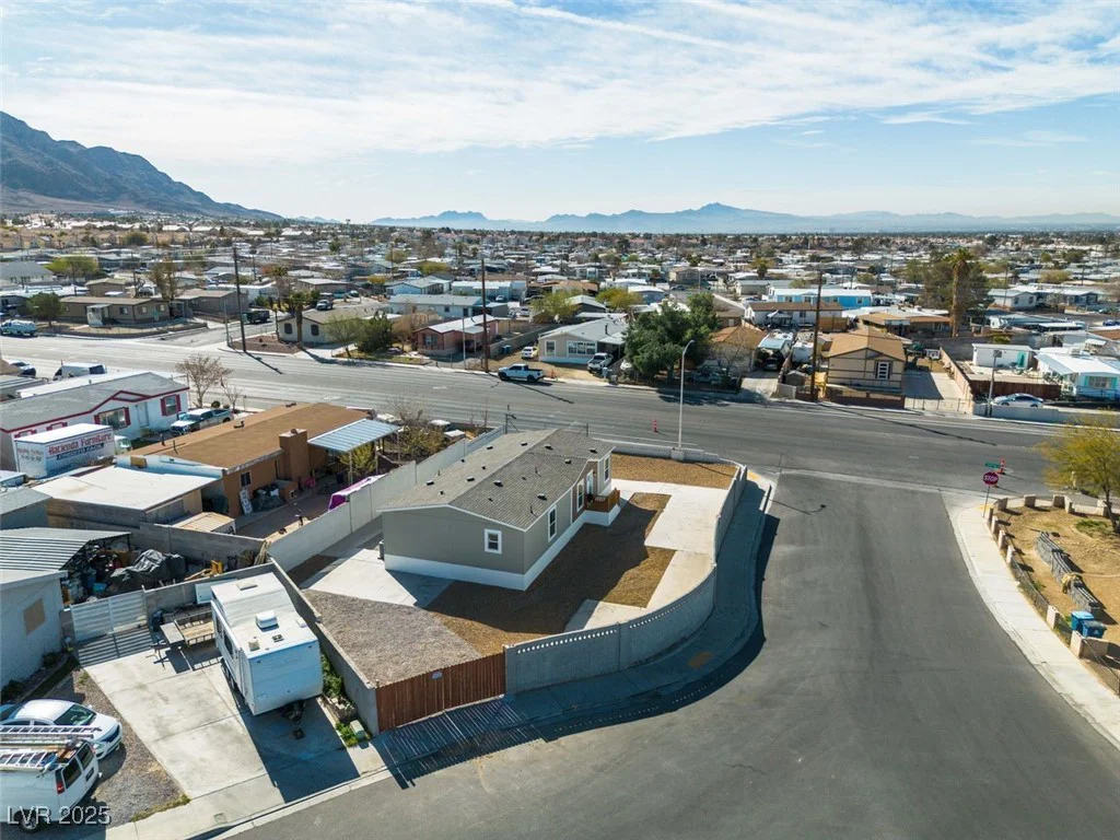 6138 Carey, Las Vegas, NV 89156