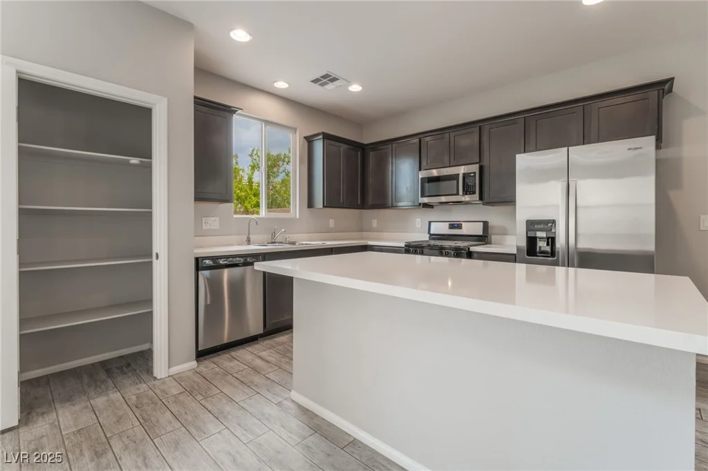 6625 Evander, North Las Vegas, NV 89086