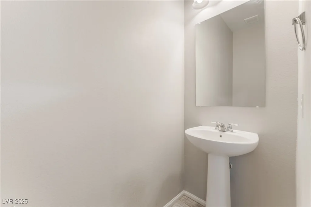 6625 Evander, North Las Vegas, NV 89086