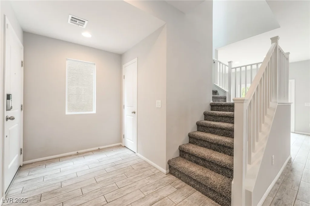 6625 Evander, North Las Vegas, NV 89086