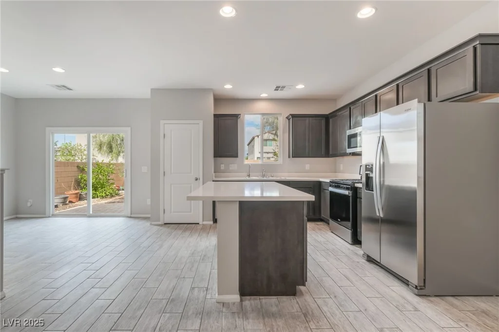 6625 Evander, North Las Vegas, NV 89086