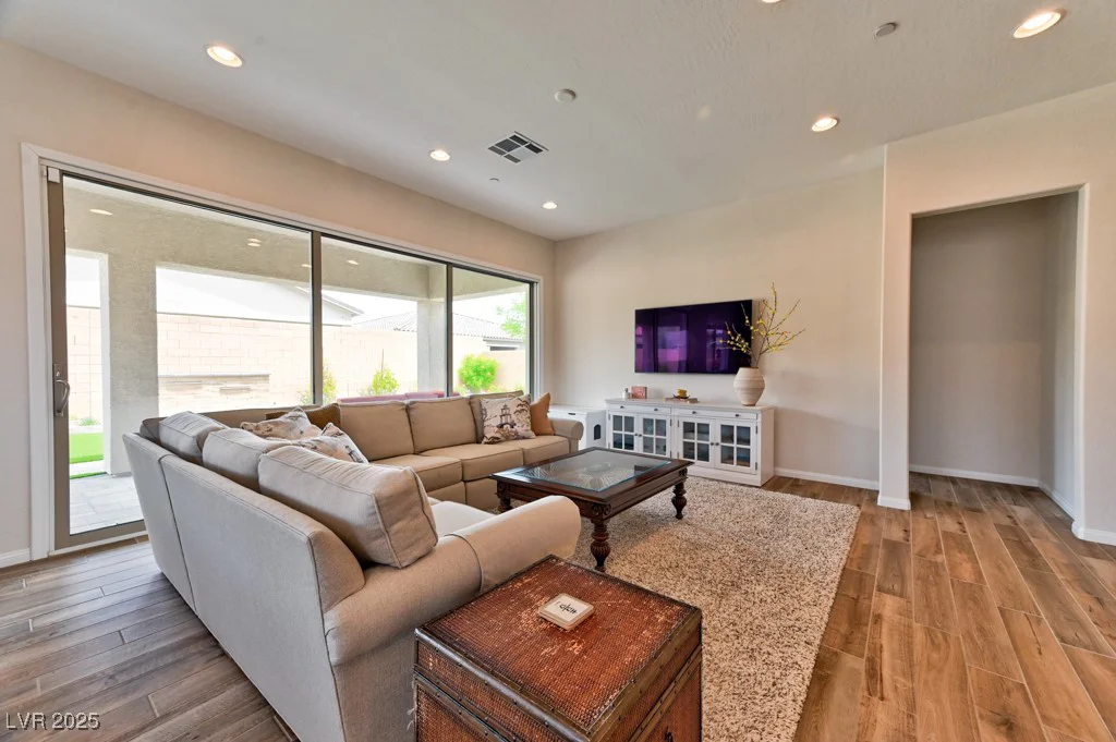 10972 Dixie Johnson, Las Vegas, NV 89166