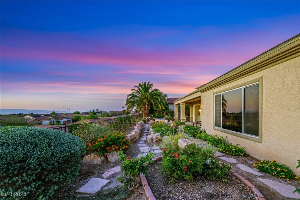 1637 Wellington Springs, Henderson, NV 89052