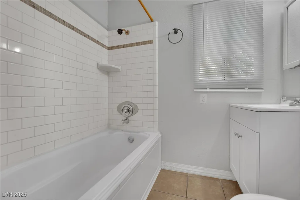 75 27th, Las Vegas, NV 89101