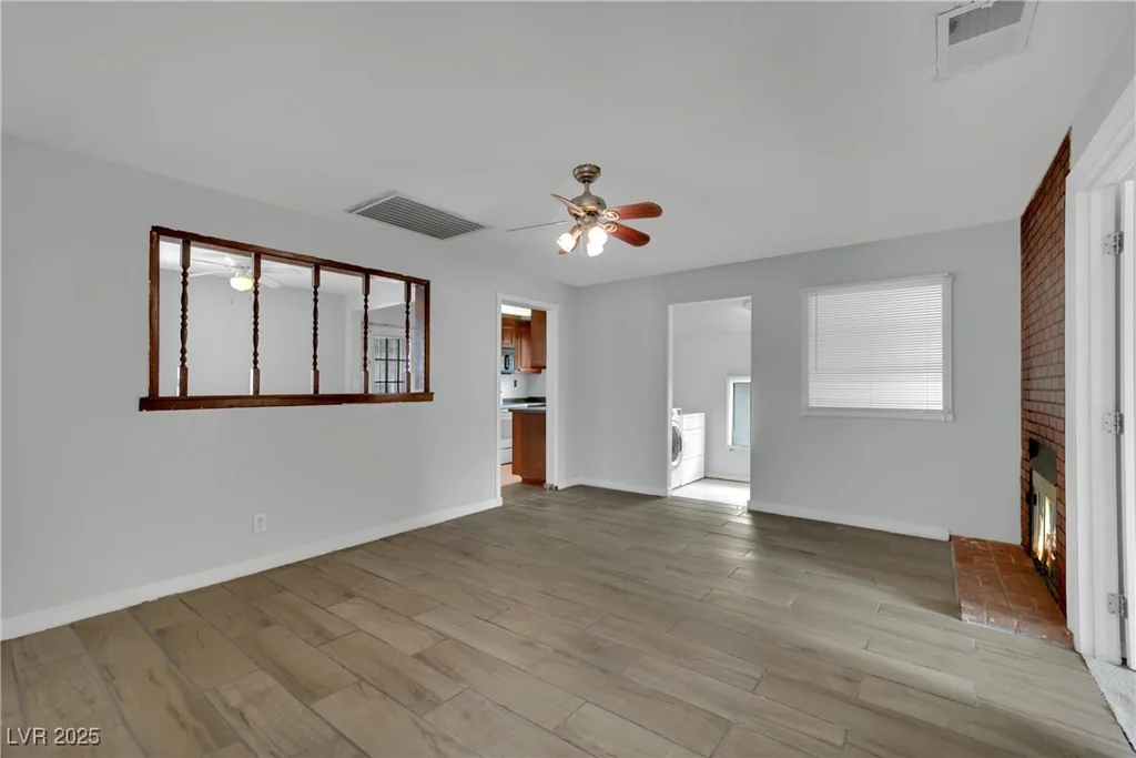 75 27th, Las Vegas, NV 89101