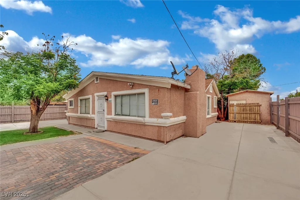 75 27th, Las Vegas, NV 89101