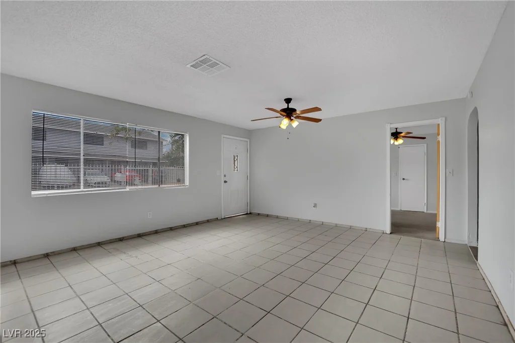 75 27th, Las Vegas, NV 89101