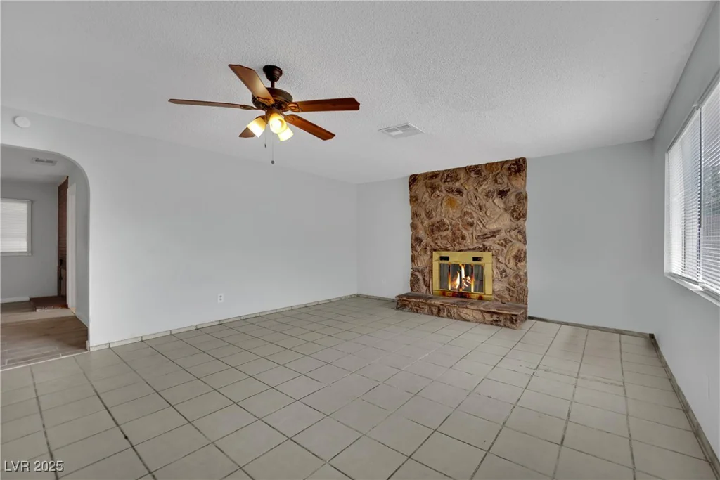 75 27th, Las Vegas, NV 89101