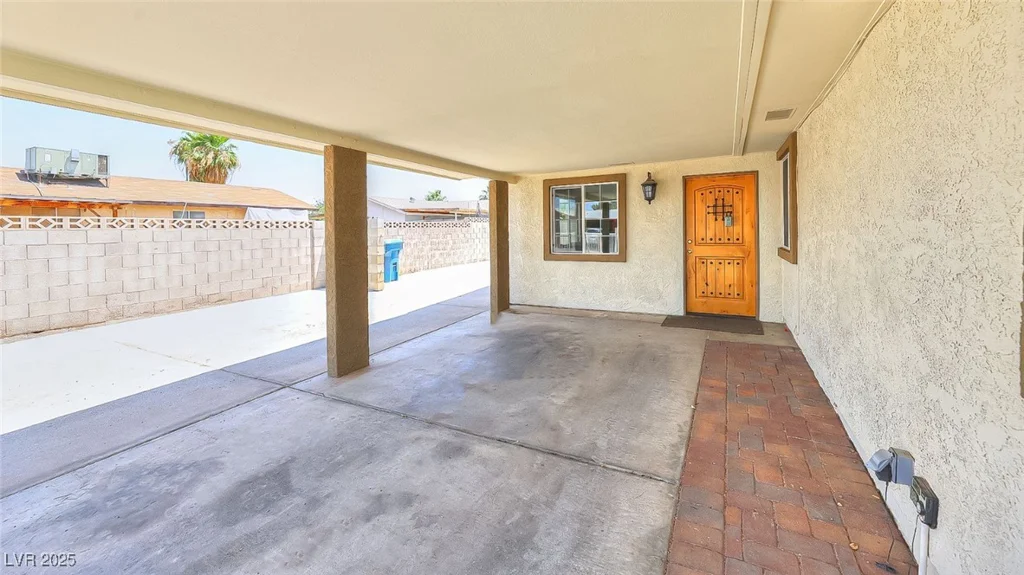 706 Red Lake, Las Vegas, NV 89110