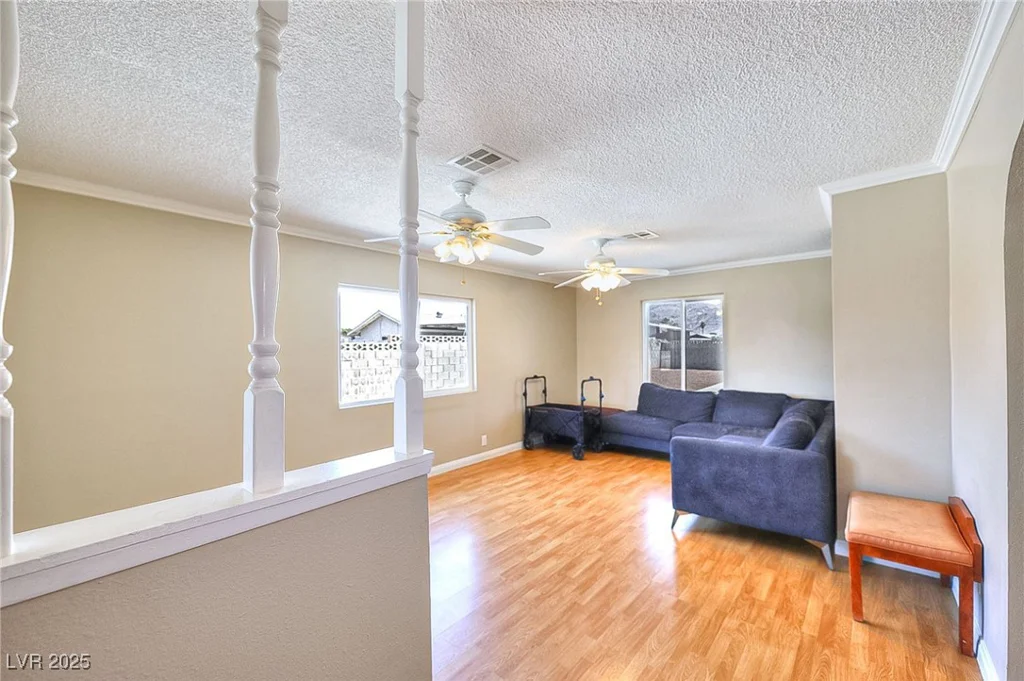 706 Red Lake, Las Vegas, NV 89110