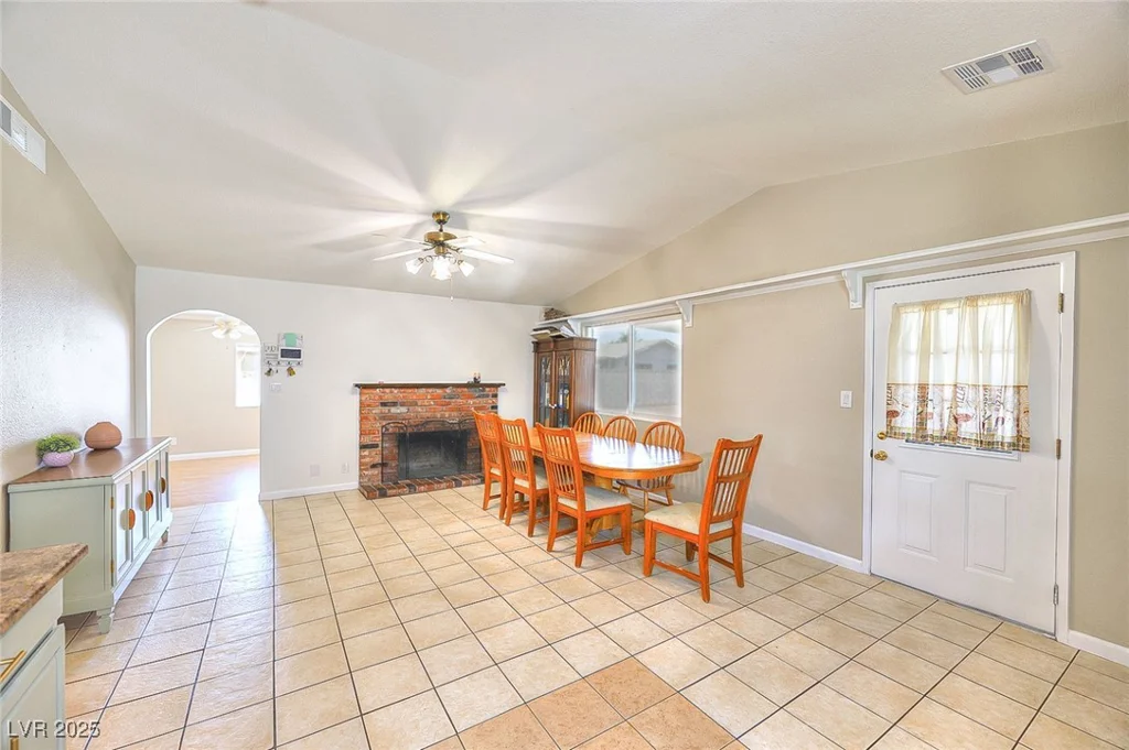 706 Red Lake, Las Vegas, NV 89110