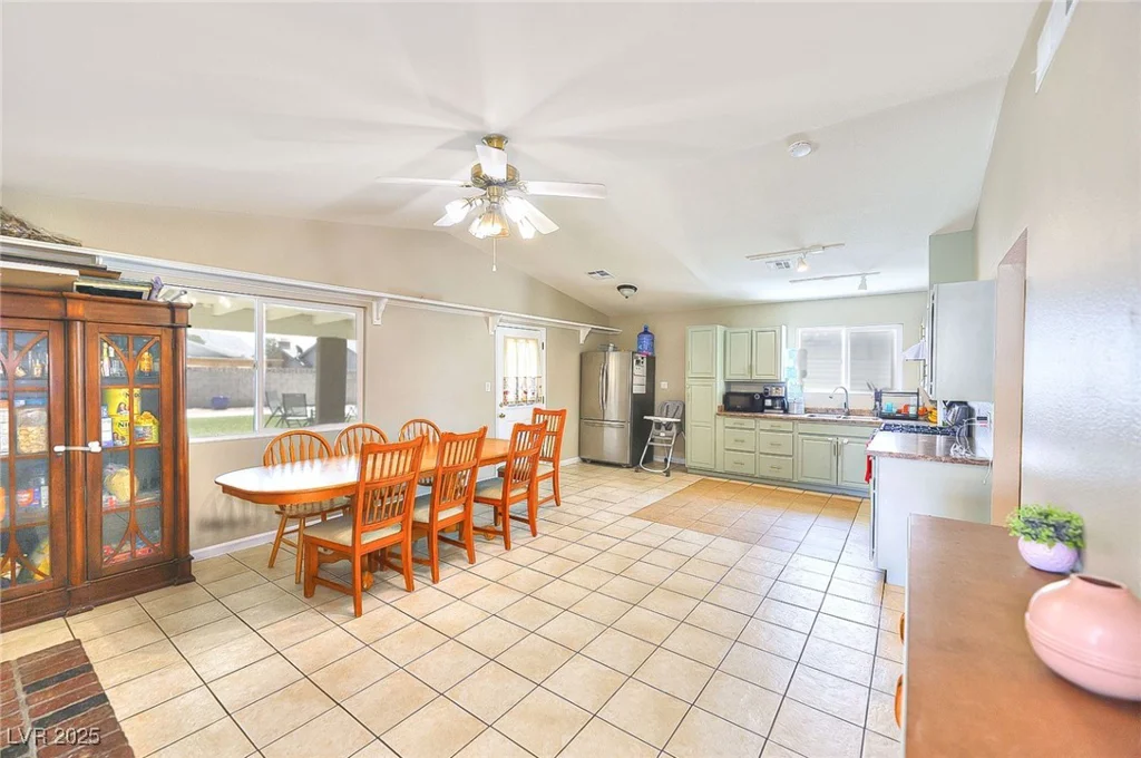 706 Red Lake, Las Vegas, NV 89110