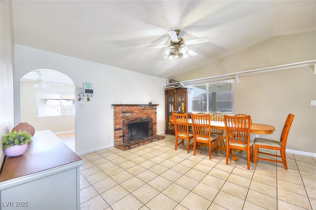 706 Red Lake, Las Vegas, NV 89110