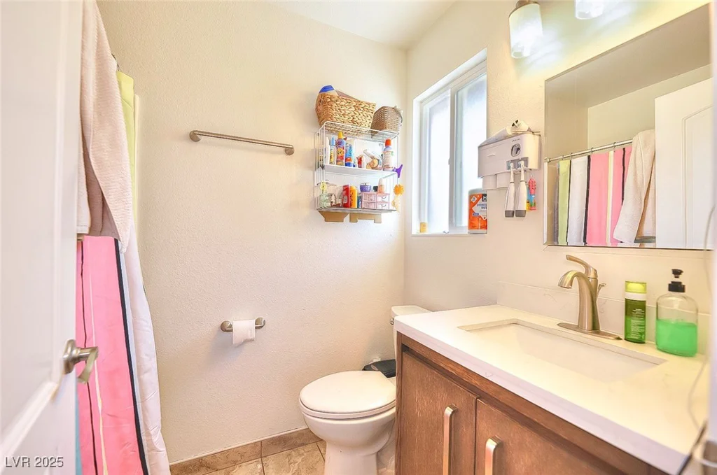 706 Red Lake, Las Vegas, NV 89110
