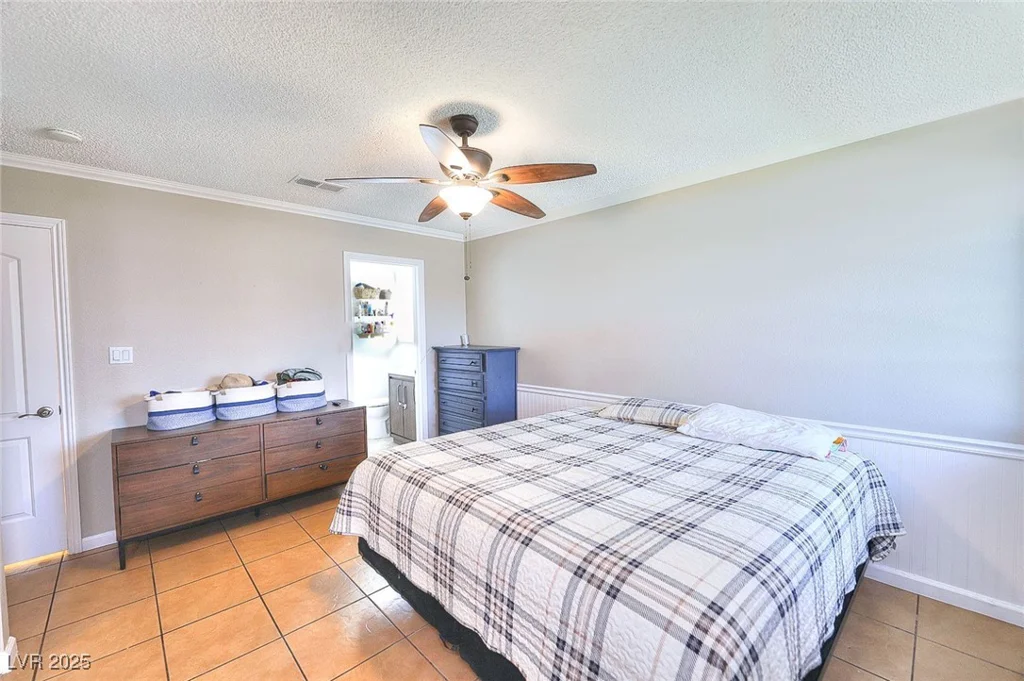 706 Red Lake, Las Vegas, NV 89110