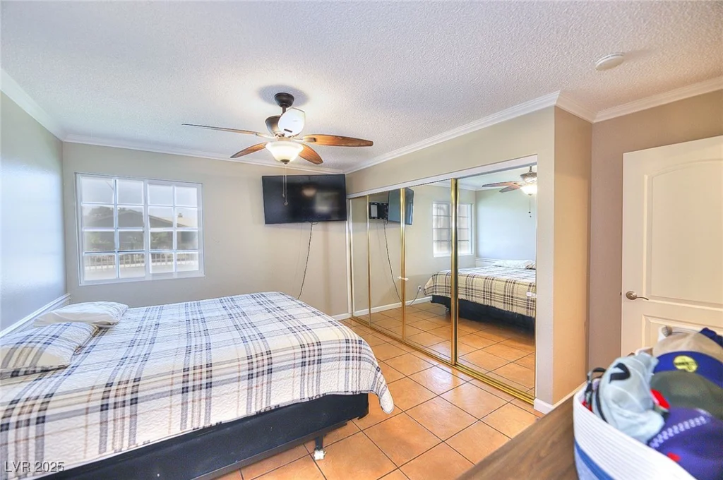706 Red Lake, Las Vegas, NV 89110