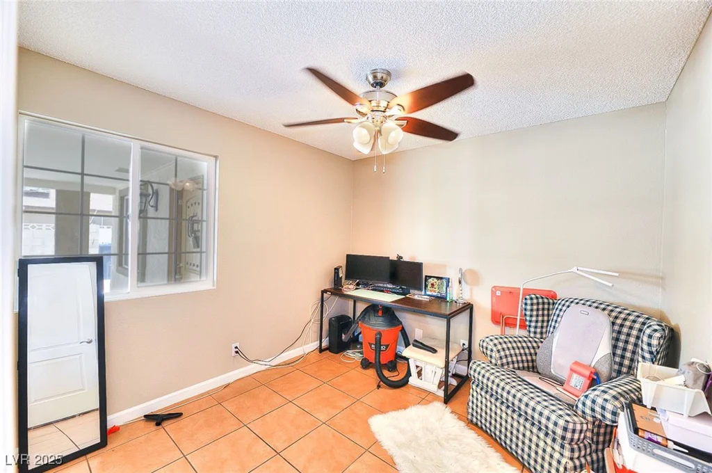 706 Red Lake, Las Vegas, NV 89110
