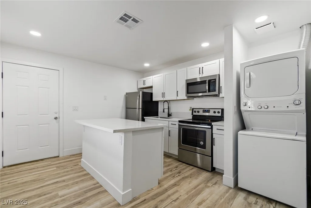 732 9th, Las Vegas, NV 89101