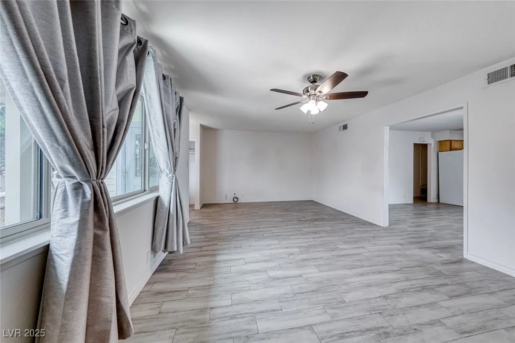 720 McDermit, Las Vegas, NV 89107