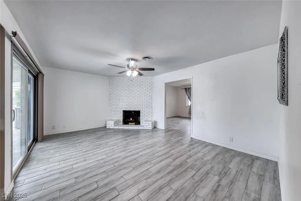 720 McDermit, Las Vegas, NV 89107