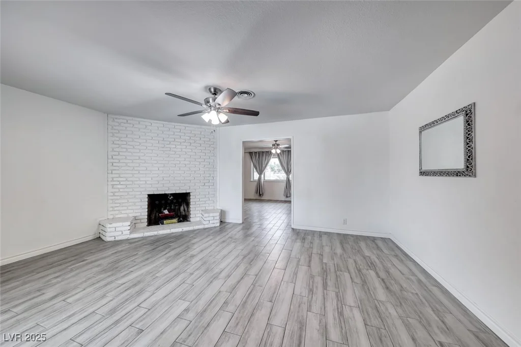 720 McDermit, Las Vegas, NV 89107