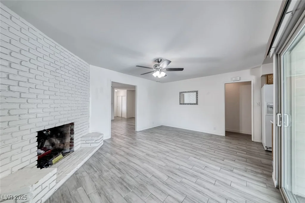 720 McDermit, Las Vegas, NV 89107