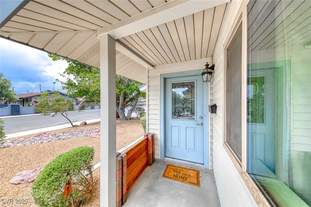 720 McDermit, Las Vegas, NV 89107