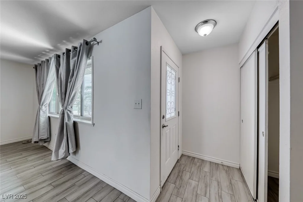 720 McDermit, Las Vegas, NV 89107