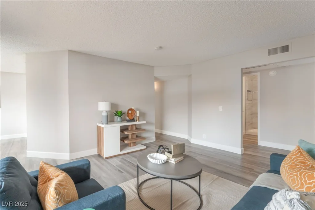 3151 Soaring Gulls, Las Vegas, NV 89128