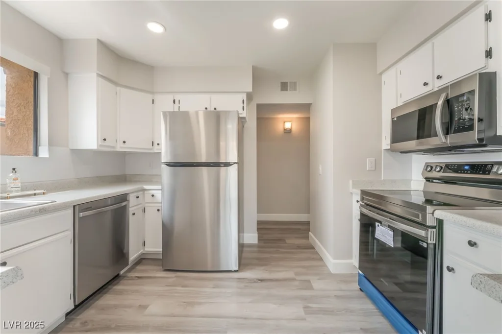 3151 Soaring Gulls, Las Vegas, NV 89128