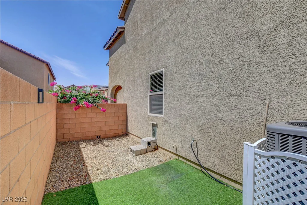 10656 Hyde Corner, Las Vegas, NV 89166