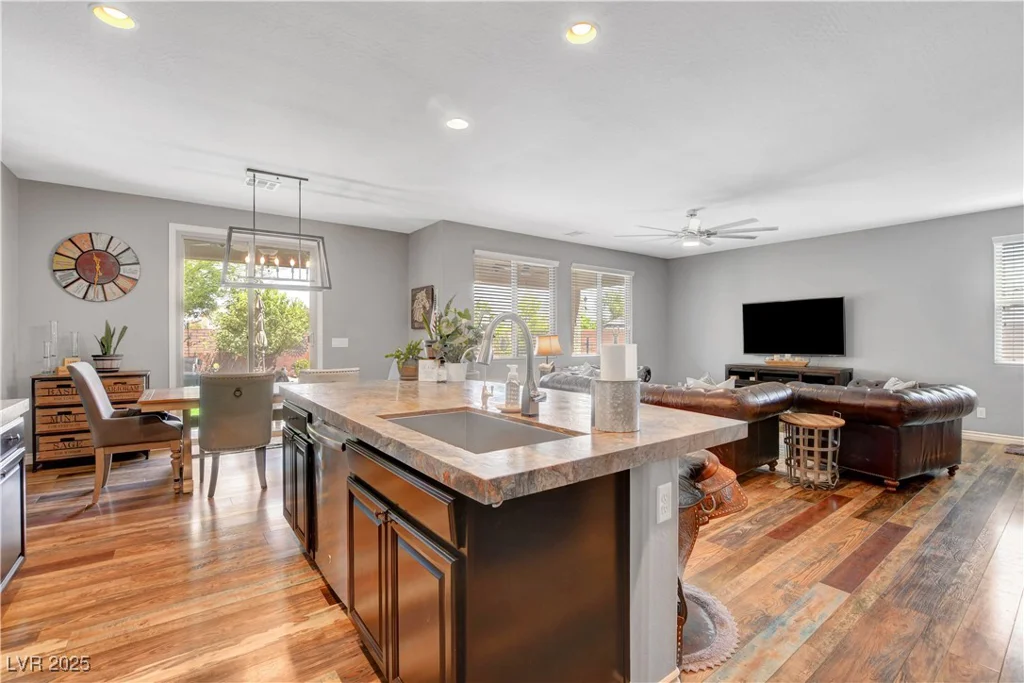 10656 Hyde Corner, Las Vegas, NV 89166