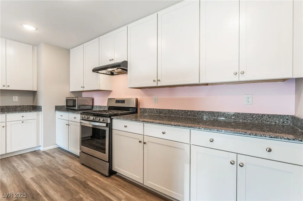 1102 Dorrell, North Las Vegas, NV 89086