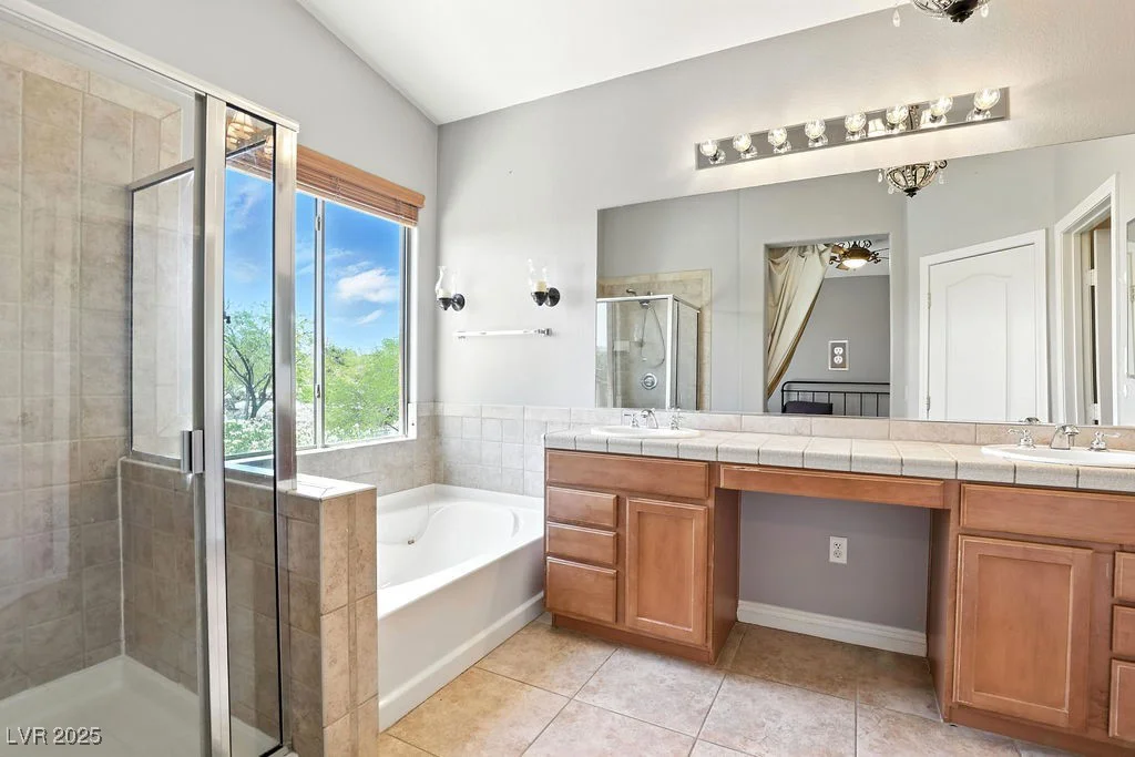 9105 Picket Fence, Las Vegas, NV 89143