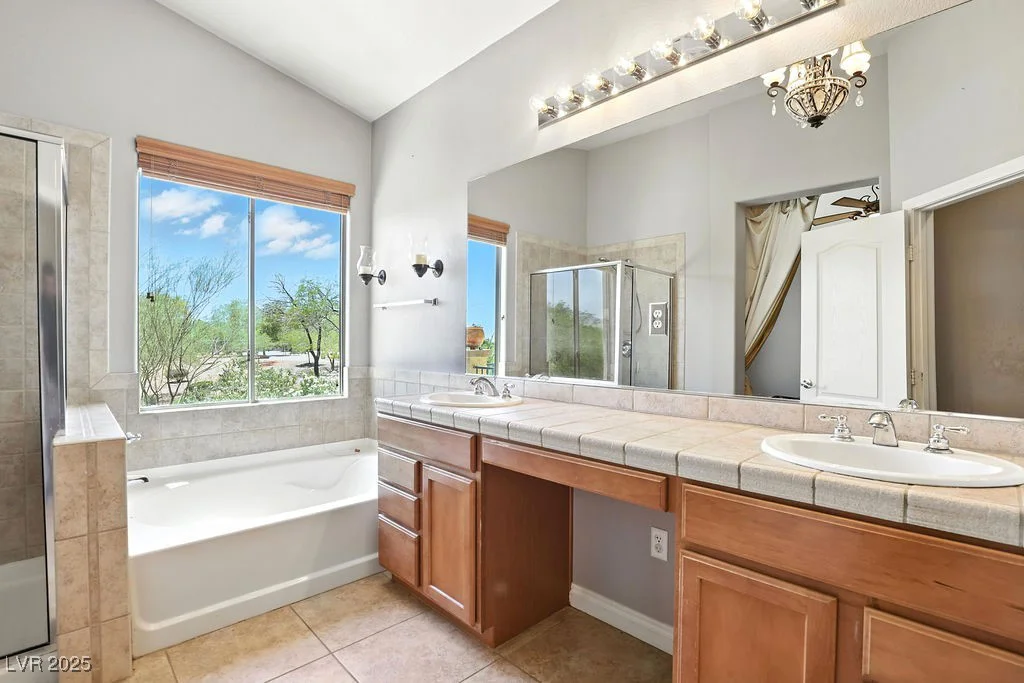 9105 Picket Fence, Las Vegas, NV 89143