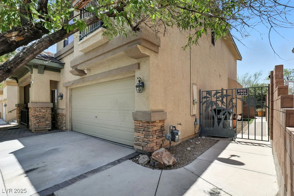 9105 Picket Fence, Las Vegas, NV 89143
