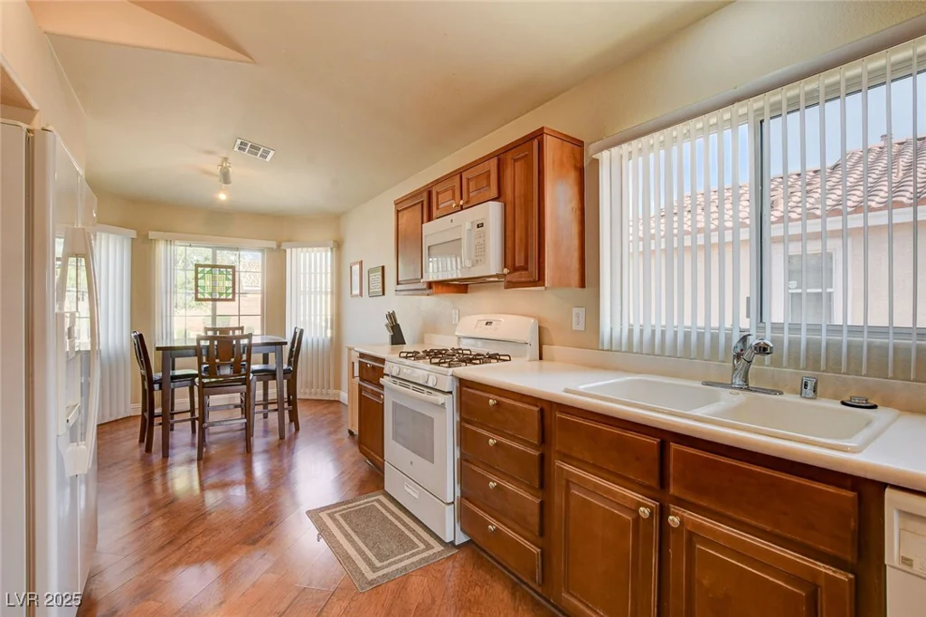 6656 Arctic Breeze, North Las Vegas, NV 89084