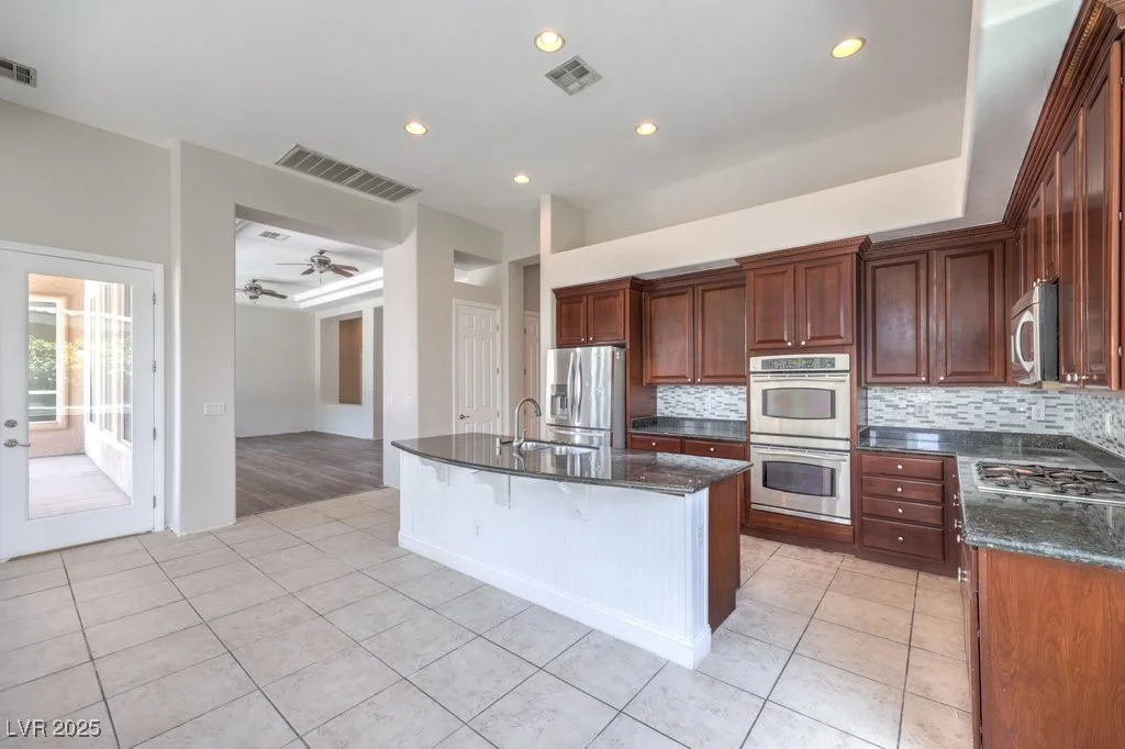 6821 SLEEPY PINE, Las Vegas, NV 89130
