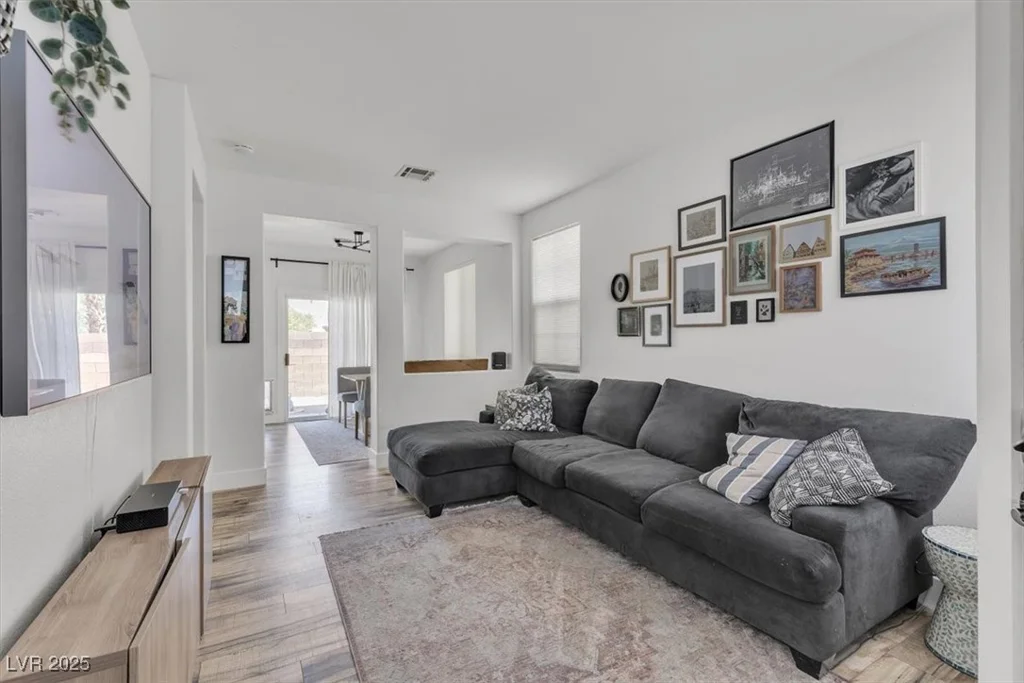 7706 Crystal Village, Las Vegas, NV 89113