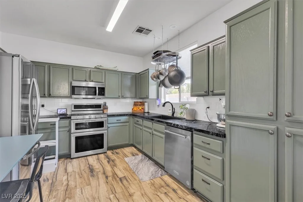 7706 Crystal Village, Las Vegas, NV 89113