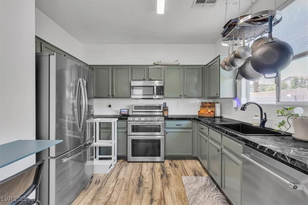 7706 Crystal Village, Las Vegas, NV 89113