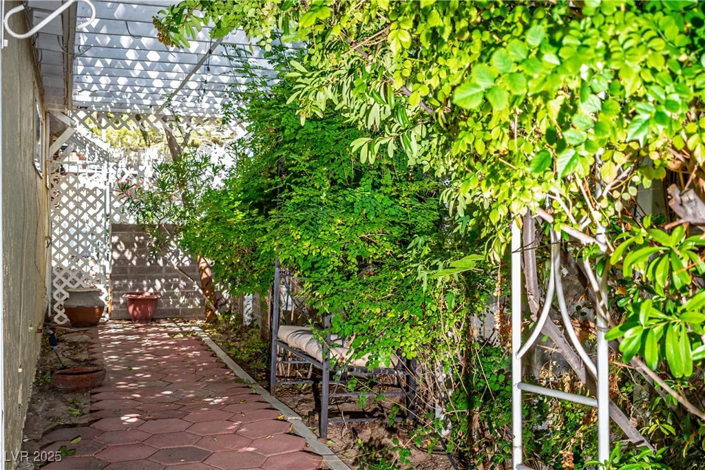 1115 Melville, Las Vegas, NV 89102