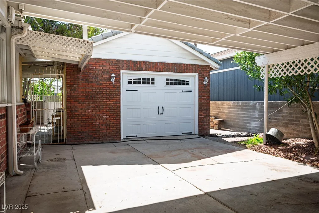 1115 Melville, Las Vegas, NV 89102