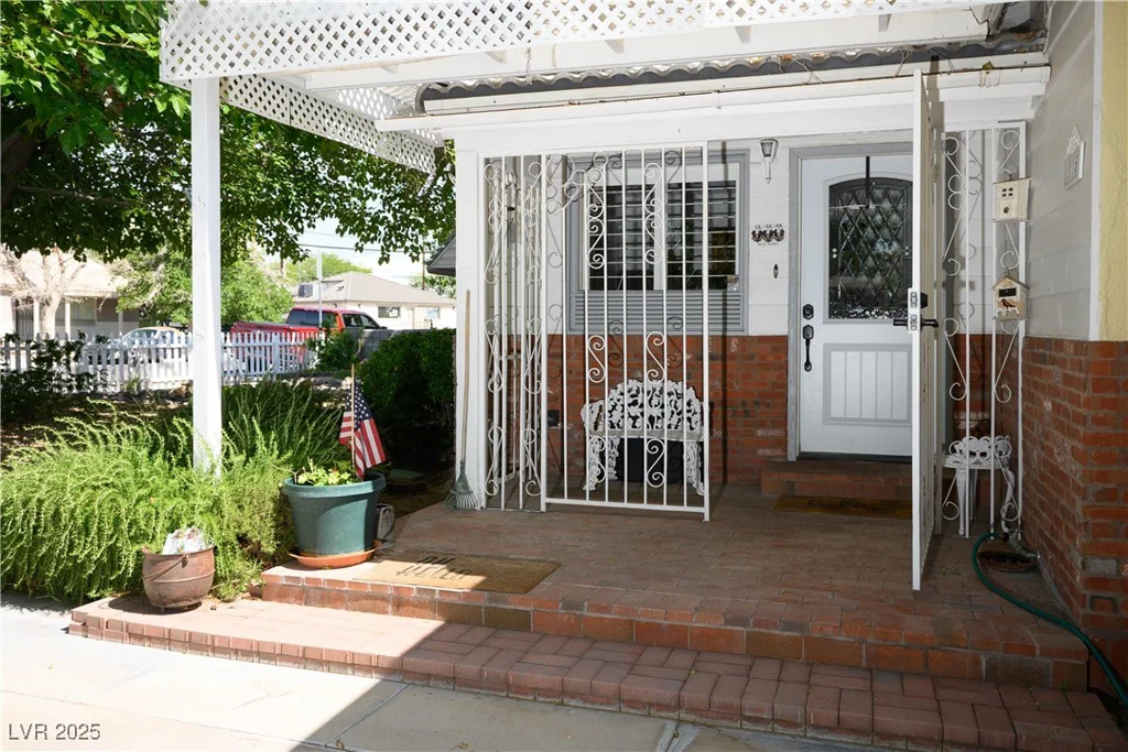 1115 Melville, Las Vegas, NV 89102
