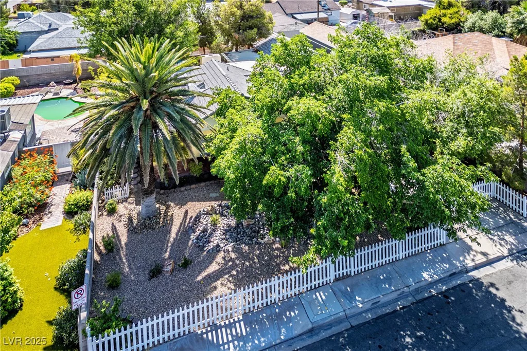 1115 Melville, Las Vegas, NV 89102