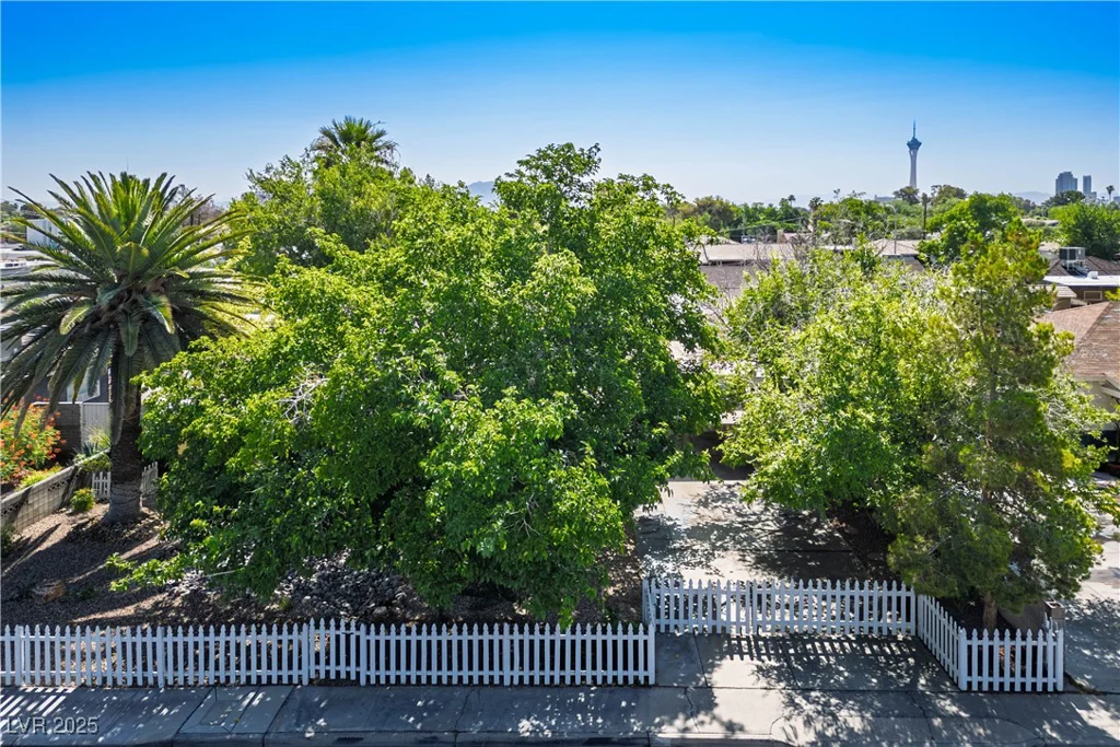 1115 Melville, Las Vegas, NV 89102