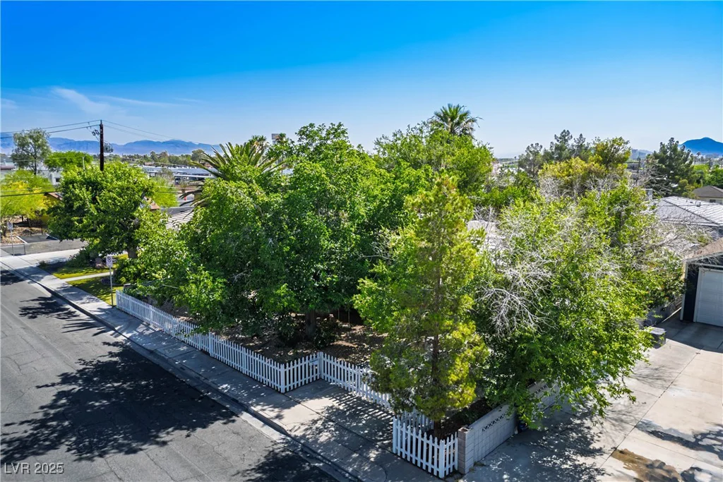 1115 Melville, Las Vegas, NV 89102