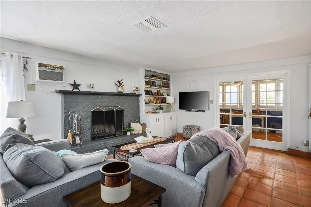 1115 Melville, Las Vegas, NV 89102