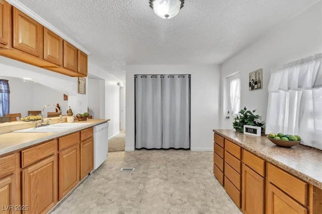 2932 Gavilan, Las Vegas, NV 89122