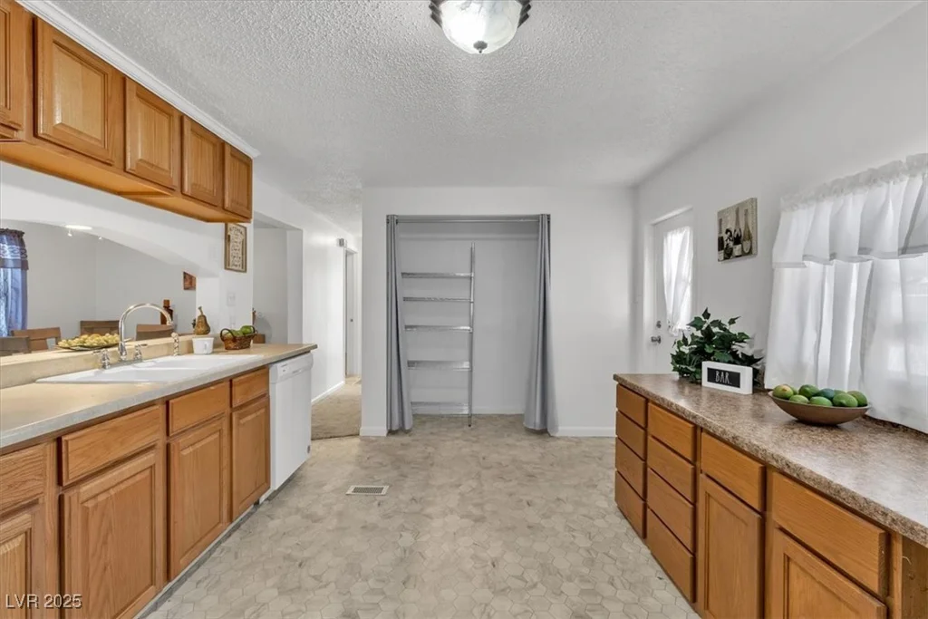 2932 Gavilan, Las Vegas, NV 89122